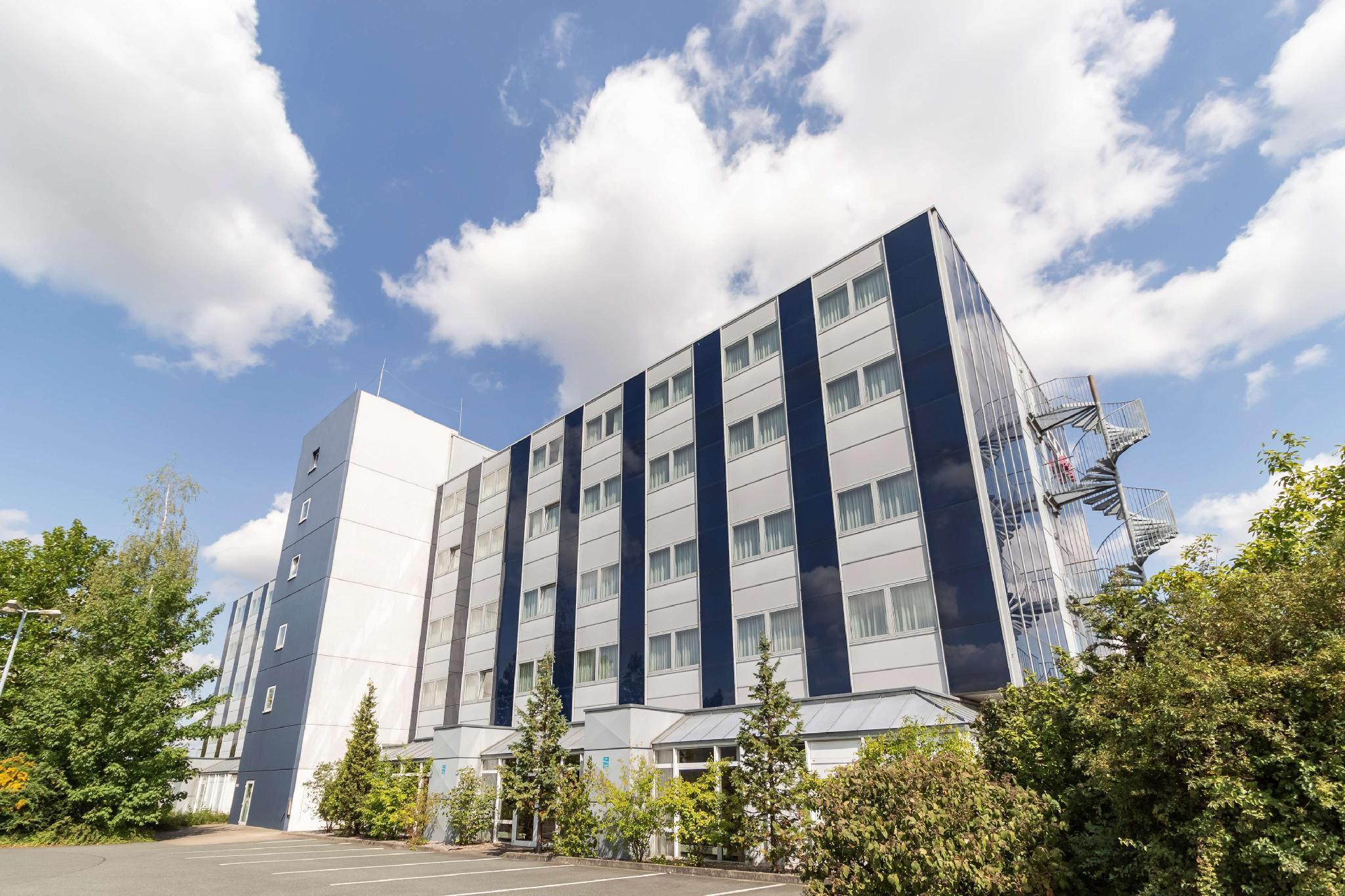 Ramada By Wyndham Hannover Messe Латцен Экстерьер фото