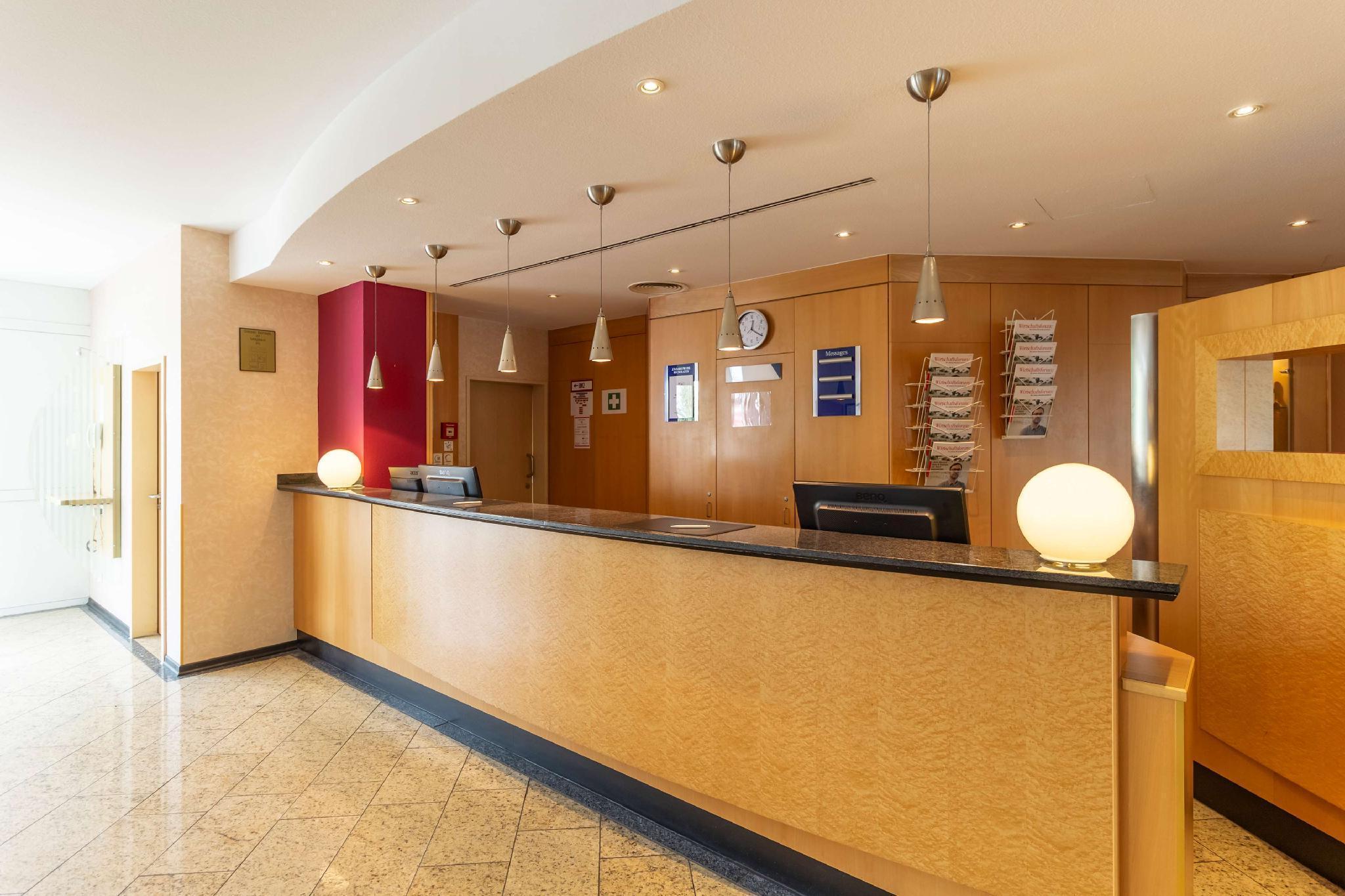 Ramada By Wyndham Hannover Messe Латцен Экстерьер фото