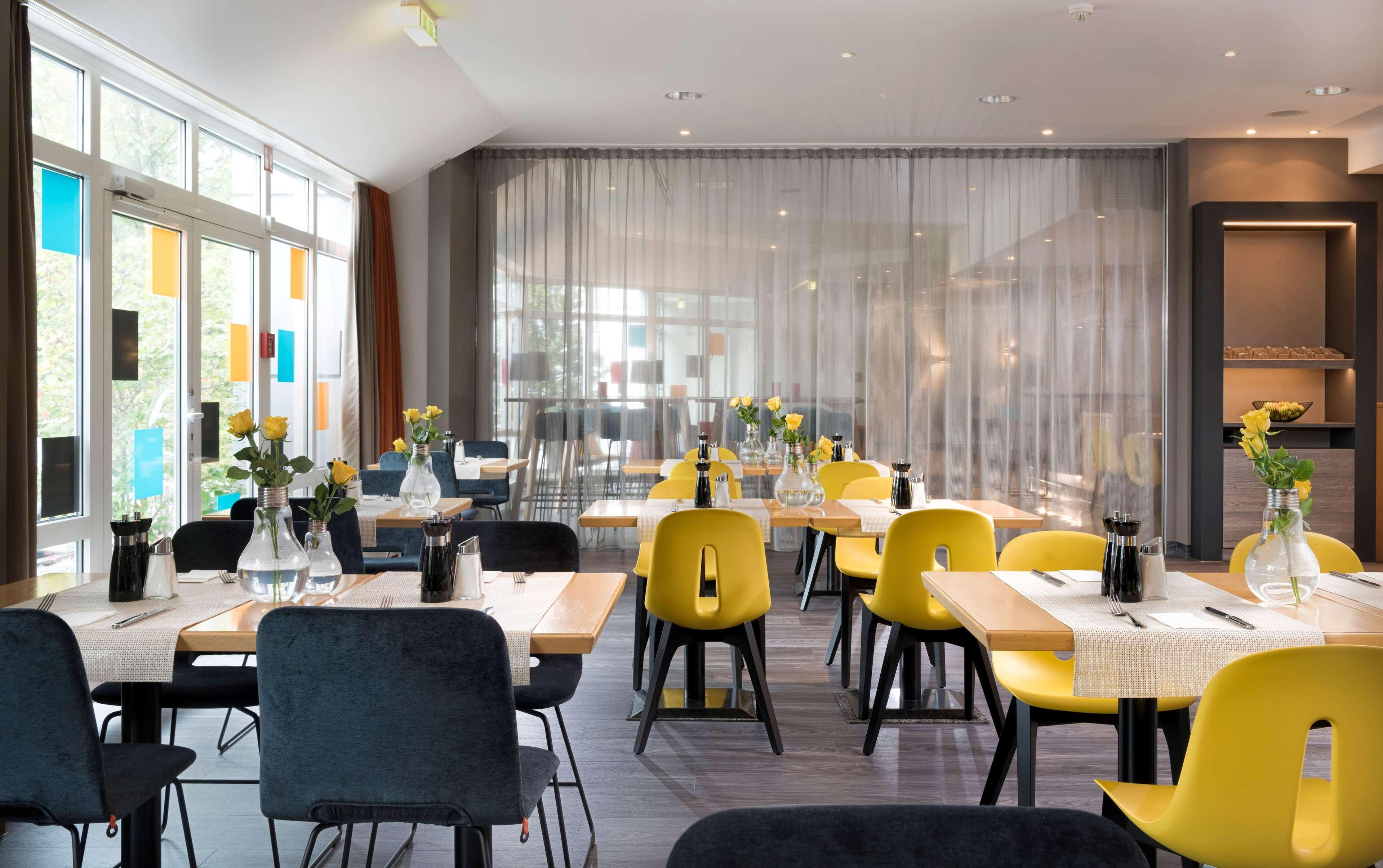 Ramada By Wyndham Hannover Messe Латцен Экстерьер фото
