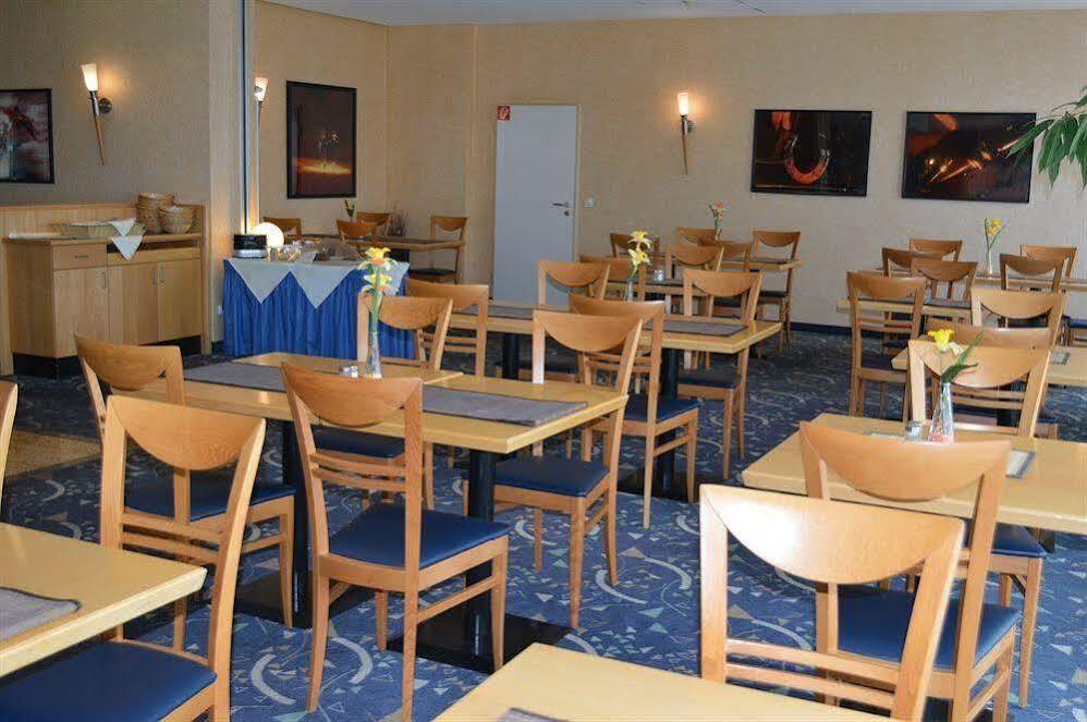 Ramada By Wyndham Hannover Messe Латцен Экстерьер фото