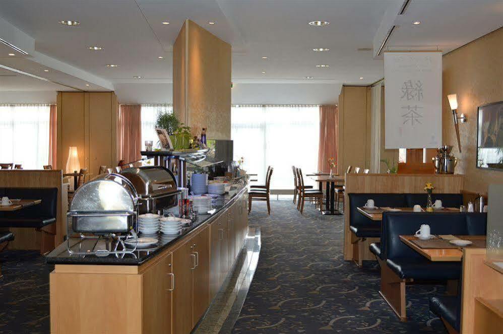 Ramada By Wyndham Hannover Messe Латцен Экстерьер фото
